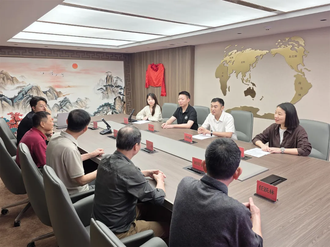 2.水部街道领导班子带头“扫楼”访企.jpg